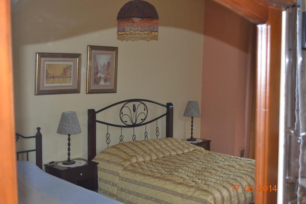 Hotel Mouson Melathron Elafina Habitación foto