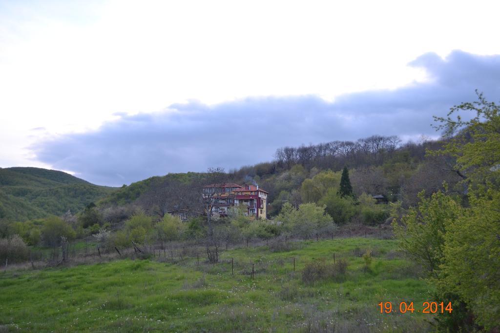 Hotel Mouson Melathron Elafina Exterior foto
